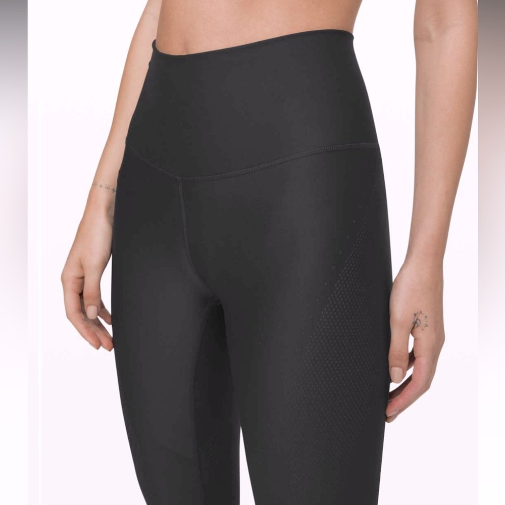 🏃🏻‍♀️RARE🏃🏻‍♀️LULULEMON Mapped Out High-Rise Tight 28" Black/Black Leggings - Picture 5 of 13
